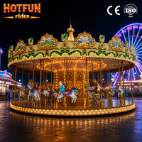 Manège coloré à 36 places, carrousel électrique avec chevaux au design accrocheur pour équipement de parc d'attractions