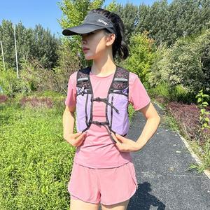 เสื้อกั๊กน้ำสำหรับวิ่งกลางแจ้งแบบกำหนดเอง น้ำหนักเบา สะท้อนแสง เหมาะสำหรับเดินป่า วิ่งมาราธอน ใช้เป็นกระเป๋าเป้สะพายหลังได้ - Product Image 2