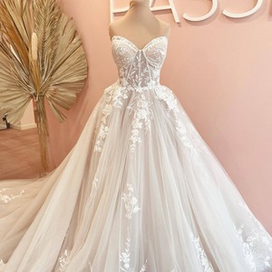 NDB10237 Abito da Sposa, Vestito Nuziale, Gonna da Sposa, Spalle Scoperte, Schiena Nuda, Stile Forestale, Super Fiabesco e Sognante - Product Image 4