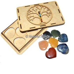 Ensemble de 7 chakras en forme de cœur avec pierres des chakras et arbre de vie, coffret cadeau – Ensemble de chakras en gros - Product Image 1
