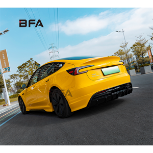 Para el último modelo Tesla 3 de 2023, actualice el kit de cuerpo de la falda lateral del labio delantero y trasero en estilo de flecha oscura - Product Image 2