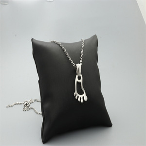 <b>Small</b> Foot-Shaped Pendant <b>Necklace</b> Stainless Steel Unisex Gift Fashionable Silver White Geometric Design - Product Image 3