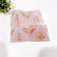 Pyramides de chakra en quartz rose naturel en gros, pyramides d'orgone, cristaux sculptés roses, décoration DIY pour la maison, tailles personnalisées