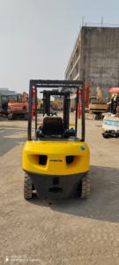 高效小松2.5吨二手柴油叉车，适用于电子和电气生产线的可靠二手叉车 - Product Image 4