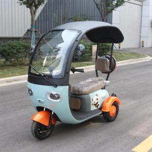 Tricycle 48V de haute qualité, scooter domestique à pneus larges et grand volume, avec carrosserie ouverte et toit - Product Image 4