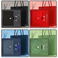 Ensemble cadeau d'affaires multifonctionnel avec logo en relief, carnet à couverture rigide en PP, bloc-notes, agenda, marque-page, boîte USB, promotionnel personnalisé