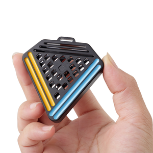 Date CNC Alliage Triangle Suspendu Logo Personnalisé Boîte-Cadeau pour Simple De Luxe Voiture Climatiseur <span class=keywords><strong>Parfum</strong></span> Désodorisant Intérieur De Voiture - Product Image 2