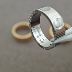 Di alta qualità in acciaio inox 18k oro nuova vite a strisce anello di lusso uomo e donna Love0200 anello gioielli fabbrica all'ingrosso - Product Image 6