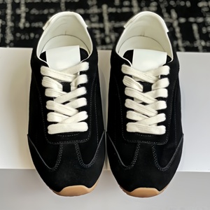 2026 Baskets décontractées de luxe haut de gamme de créateur, unisexe, à lacets, à semelle souple et confortables, pour femmes - Product Image 5