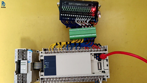 Contrôleur logique programmable PLC FX1N-60MR-001, module de contrôle industriel démonté, entièrement testé, fonction de programmation disponible - Product Image 1