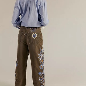 Jean décontracté droit taille haute brodé motif dessin animé Willow, respirant, délavage clair - Product Image 2