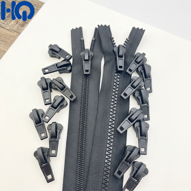 HQ 10# Black Eco-friendly POM Plastic Zipper Slider with Non Lock Classic Style for Garment & Bag Use