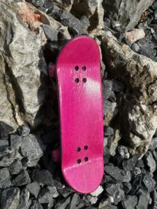 Nuevo Fingerboard de Madera de Arce de 32 mm y 34 mm, Fingerboard Personalizado con Soporte de Eje Único y Rueda - Product Image 4