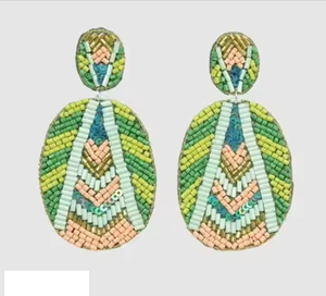 Boucles d'oreilles créoles ovales bohèmes en perles de rocaille, faites à la main, brodées, pendantes, multicolores, style tendance pour femmes et jeunes filles - Product Image 3