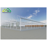 Serre multi-spans à dôme large en panneaux de polycarbonate, structure stable, montage facile pour la culture de légumes et de fruits - Vente chaude