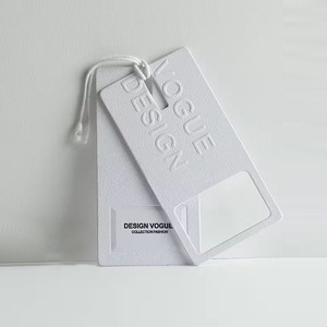 Sang Trọng 400gsm Bóng Các Tông Màu Đen Treo Thẻ Tùy Chỉnh Logo Dập Nổi Cho Quần Áo Giày Túi Chuỗi Phong Cách Giấy May Mặc Nhãn - Product Image 5