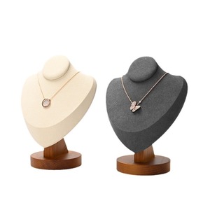 Exhibidores de joyería de madera personalizados, exquisitos exhibidores y organizadores de cuentas y joyas de jade para mostrador de papelería. - Product Image 5