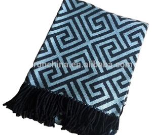 100% Acryl Jacquard reversible schwarz und weiß Vintage Geometrie zwei Seiten verwenden benutzer definierte Farbe gewebte Fransen Decke - Product Image 2