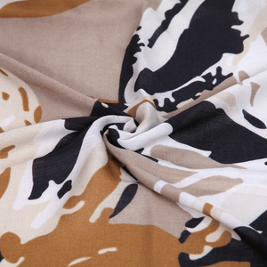 Bufanda con estampado de camuflaje abstracto para mujer, chal de arte moderno con grafiti, suave, ligero, largo, estampado, con flecos - Product Image 4