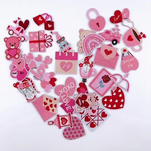 Bán Buôn Thêu Hoa Vá Sắt Trên Số Lượng Lớn Cô Gái Phụ Nữ Màu Hồng Xoxo Tình Yêu Valentine Các Bản Vá Lỗi Sắt Trên Cho Hat Ba Lô - Product Image 2