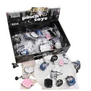 Mini Juguete Blandito con Forma de Fruta, Diseño Creativo de Campana de TPR para Aliviar el Estrés, Regalo para Niños y Adultos, Mejora el Estado de Ánimo - Product Image 3