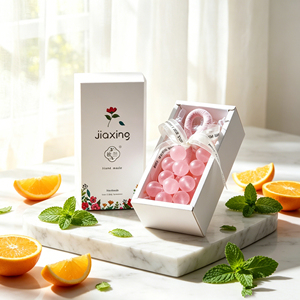 Savon artisanal multicolore aux huiles essentielles de fruits et cristaux, idéal pour le bain et comme cadeau - Product Image 1