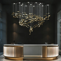 Lustre LED moderne en verre à feuilles de ruban personnalisées, finition dorée, hauteur réglable, pour hall d'hôtel et villa