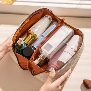 Women's Multi-Functional PU Leather Travel Toilet Case Large Capacity Waterproof Cosmetic Bag Zipper Closure Diamond Lattice - Product Image 2