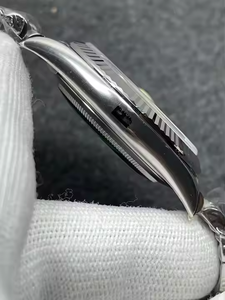 Đồng hồ Rolex nam cao cấp, máy cơ tự động, chức năng dạ quang, mặt số màu xanh lá cây, khả năng chống nước tuyệt vời - Product Image 3