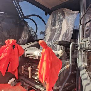 Versiones personalizadas de las nuevas excavadoras Hyundai TH215C Hyundai 220lc-9S vendidas con bombas principales Kawasaki y motores Cummins - Product Image 4