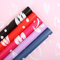 Papier d'emballage en gros pas cher pour bouquets de fleurs romantiques en forme de cœur pour la Saint-Valentin, fournitures pour fleuristes