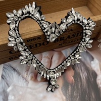 En gros 3D Creux Coeur Tissu Patch Accessoires À La Main Perlé Strass Résine Matériel pour Vêtements BRICOLAGE Fournitures