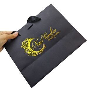 Biểu Tượng Tùy Chỉnh In Vàng Lá Mua Sắm Túi Giấy Với Bền Bông Xử Lý Cho Quần Áo Mỹ Phẩm Nước Hoa Triển Lãm Khuyến Mãi - Product Image 1