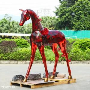 Vincentaaカスタム赤レジン彫刻ホテル馬彫刻高級ロビー装飾彫刻 - Product Image 4