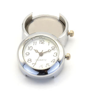 Diamante Blanco Moda Trébol de cuatro hojas Reloj Dial Reloj Placa Tendencia Pulsera Reloj de cuarzo - Product Image 6