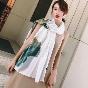 ผ้าคลุมไหล่ผ้าไหมพิมพ์ลายดอกไม้สำหรับผู้หญิงสวมใส่สบายๆและมีสไตล์สำหรับปาร์ตี้ฤดูร้อนที่มีแรงบันดาลใจมาจากเชื้อชาติสำหรับฤดูใบไม้ผลิฤดูหนาว - Product Image 2