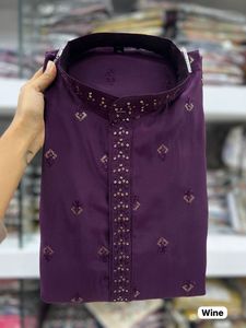 El último Kurta de seda Premium con bordado combinado con pijama de algodón para ocasiones de fiesta - Product Image 2