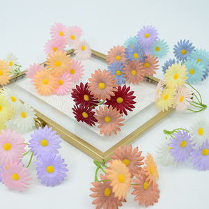 Fleurs artificielles en soie Dongchen Crafts, marguerites de 4 cm, base en soie, pour coiffure Hanfu, matériel pour couronne DIY - Product Image 1