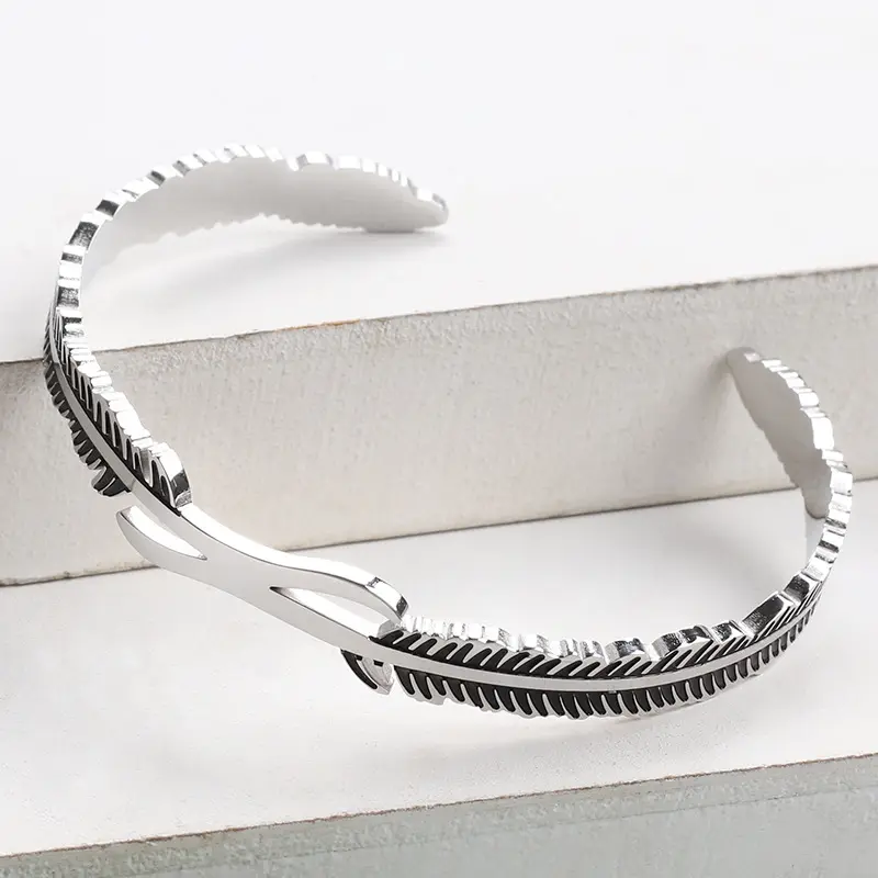 Beimai OEM Impermeável Silver Cuff Bangles Jóias Mulheres Aço Inoxidável Feather Bangle