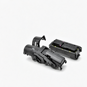 ปลั๊กตัวเมีย ECU สำหรับยานยนต์ 89 พิน รูปทรงสี่เหลี่ยมผืนผ้า PA <span class=keywords><strong>66</strong></span> <span class=keywords><strong>GF</strong></span> <span class=keywords><strong>30</strong></span> ตัวเรือนทองแดง หน้าสัมผัสทองแดง IP67 12V 10A สีดำ - Product Image 1
