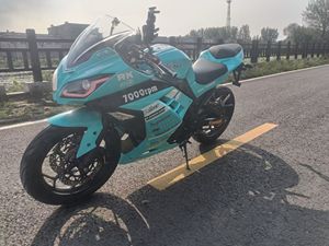 Motocicleta Usada de Gasolina Junior de 200cc, Motor Deportivo de 200 Pulgadas Cúbicas, Potente Rendimiento para Paseos Emocionantes Motor sin Escobillas E - Product Image 3
