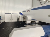 Máquina de Estampado, Punzonado y Laminado CNC Mecánica de 110 Herramientas