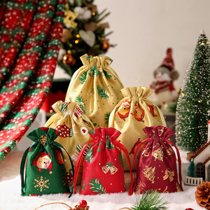 Sacs cadeaux de Noël QIAN LI en polyester avec cordon de serrage rouge, or et vert pour emballages de fêtes - Product Image 2