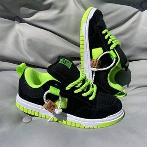 Niche origineel ontwerp casual broodjes-schoenen dames grote maat paar verdikte tong fluorescerend groen schedelpatroon mesh stof - Product Image 3