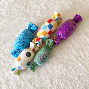 Juguete Ecológico para Perros de Algodón y Látex, Diseño de Caramelo Navideño, Multicolor, Pequeño, para Masticar - Product Image 3