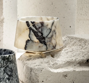 Taza de Café de Mármol Blanco Calacatta Natural Puro NANWEI, Hecha a Mano para Momentos de Bebida Elevados - Product Image 2