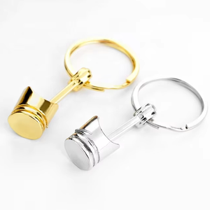 Porte-clés mousqueton en alliage 3D personnalisable en gros avec logo personnalisé, porte-clés promotionnels en métal en forme de piston de voiture - Product Image 2