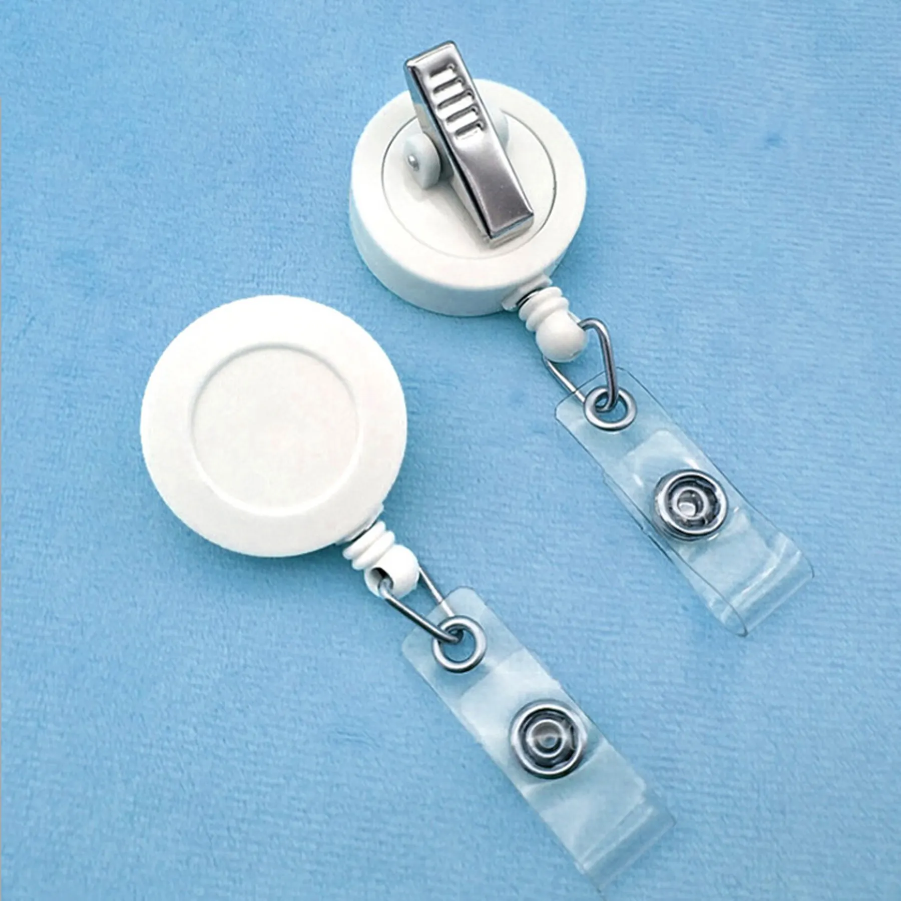 Porte-clés décoratif rétractable rotatif à 360 ° pour carte d'identité, porte-bobine d'insigne d'infirmière en plastique, pince crocodile