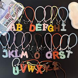 LLavero de cuero PU con 26 letras en inglés, regalo conmemorativo creativo, bolso con letras de alta calidad, dijes, llavero de cuero - Product Image 4