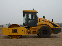 Compacteur de déchets hydraulique SR23MR de 23 tonnes à 4 roues motrices